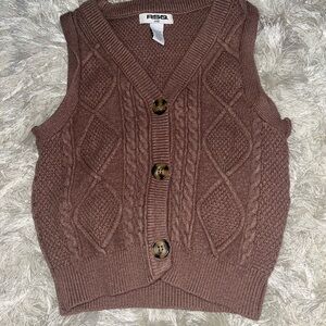 Brown Tilly’s Sweater Vest🤍✨